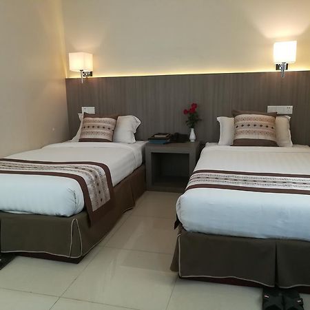 Golden Hill Hotel - Lashio Zewnętrze zdjęcie