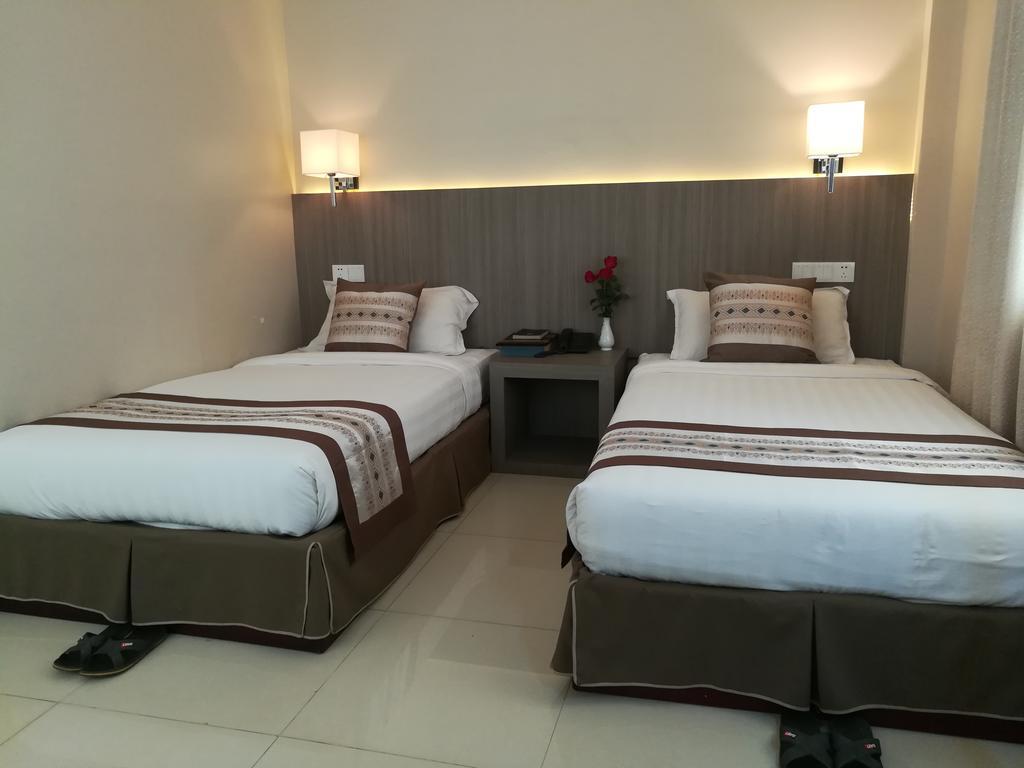 Golden Hill Hotel - Lashio Zewnętrze zdjęcie