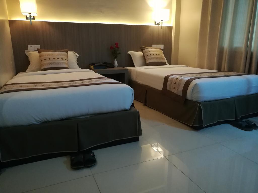 Golden Hill Hotel - Lashio Zewnętrze zdjęcie