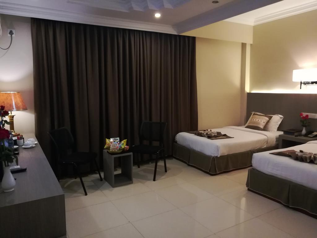 Golden Hill Hotel - Lashio Zewnętrze zdjęcie